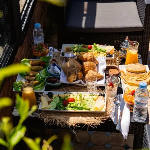 Au soleil, sur la terrasse