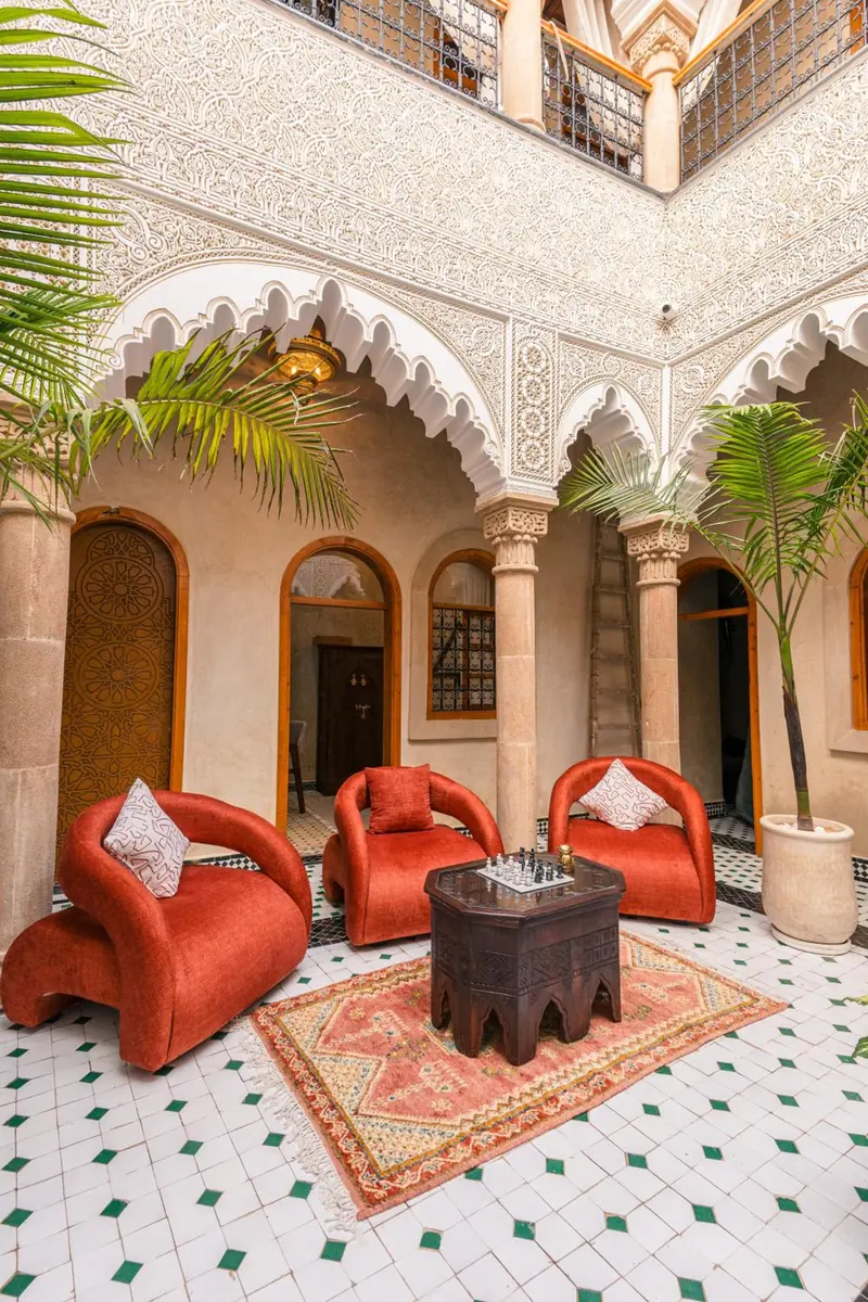 Le salon du patio et son tapis